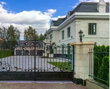 Продается 3-этажный дом, 1 800 м²