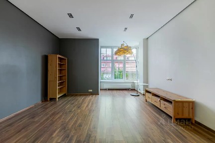 Продается 4-этажный таунхаус, 490 м²