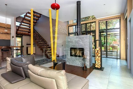 Продается 2-этажный дом, 240 м²