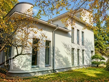 Продается 3-этажный дом, 510 м²
