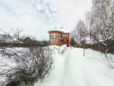 Продается 2-этажный дом, 675 м²