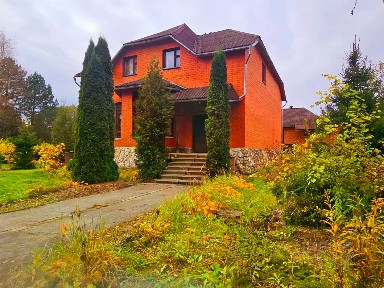 Продается 2-этажный дом, 335 м²