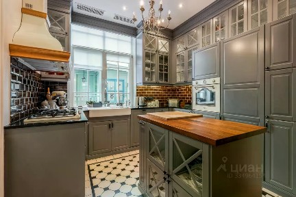Продается 3-этажный таунхаус, 306,7 м²