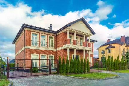Продается 2-этажный коттедж, 548 м²