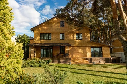 Продается 2-этажный коттедж, 409 м²