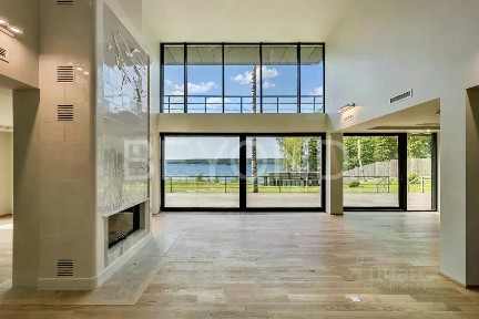 Продается 3-этажный дом, 1 000 м²
