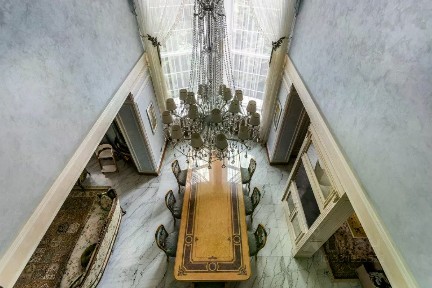 Сдается 2-этажный коттедж, 900 м²