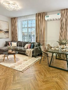 Сдается 3-этажный таунхаус, 250 м²
