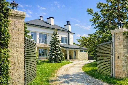 Сдается 2-этажный дом, 502 м²
