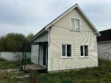 Сдается 2-этажный дом, 100 м²