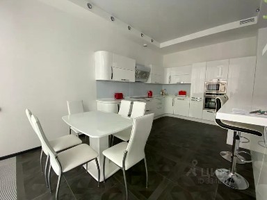 Сдается 3-этажный таунхаус, 200 м²