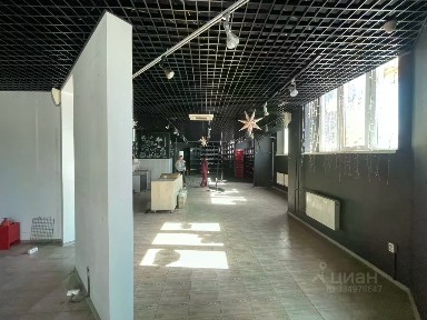 Продается торговая площадь, 220 м²