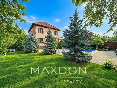 Продается 2-этажный дом, 330 м²