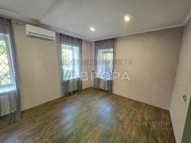 Продается 1/4 часть дома, 60 м²