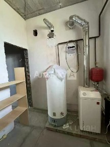Продается 2-этажный дом, 300 м²