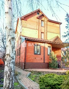 Продается 2-этажный дом, 250 м²