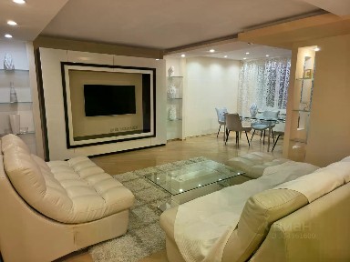 Продается 4-комн. квартира, 118 м²
