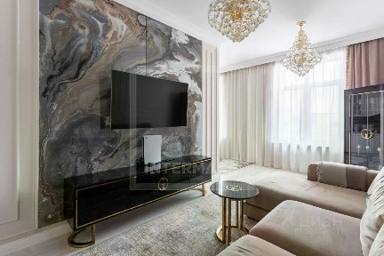Продается 2-комн. квартира, 72 м²