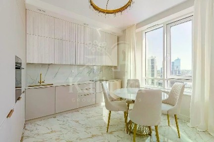 Продается 4-комн. квартира, 97,5 м²