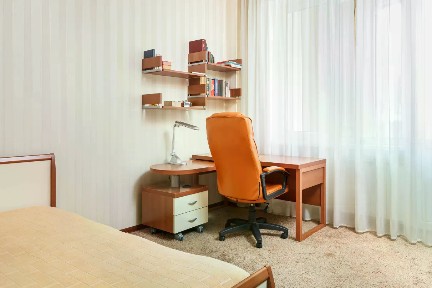Продается 5-комн. квартира, 200 м²