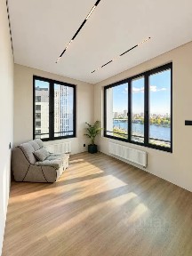 Продается 4-комн. квартира, 102 м²
