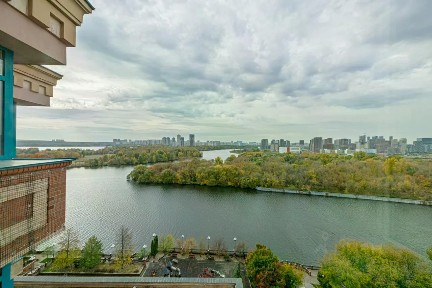Продается 4-комн. квартира, 163,2 м²