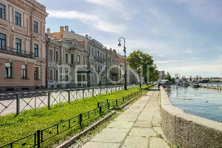 Продается 3-этажный дом, 1 010,6 м²