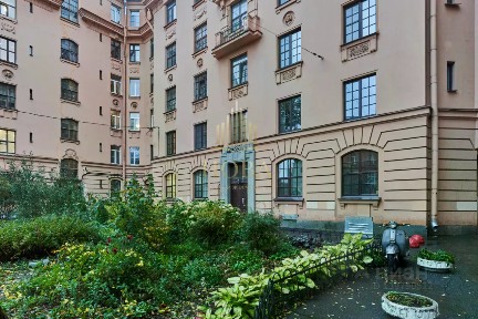 Продается 5-комн. квартира, 148,4 м²