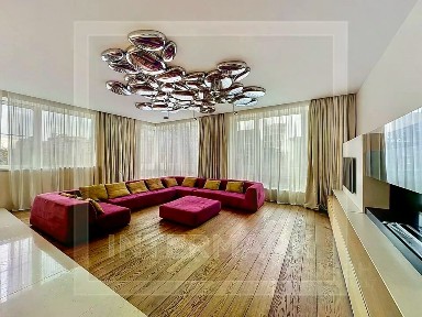 Сдается 4-комн. квартира, 215 м²