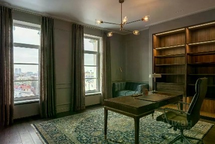 Сдается 3-комн. квартира, 196 м²