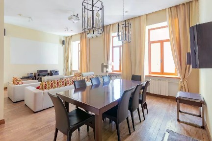 Сдается 4-комн. квартира, 130 м²