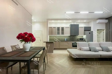 Сдается 2-комн. квартира, 95 м²