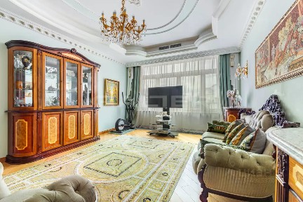 Продается 4-комн. квартира, 175 м²