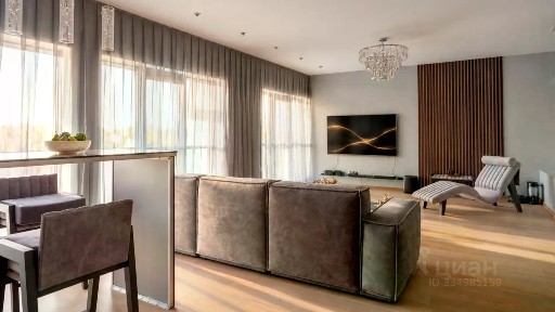 Продается 2-комн. квартира, 137 м²