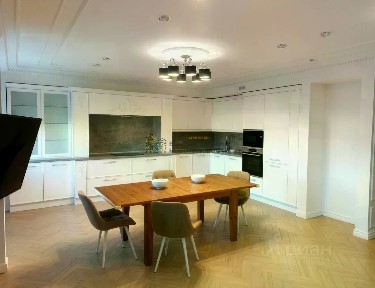 Сдается 4-комн. квартира, 185 м²