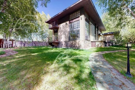 Сдается 2-этажный дом, 436 м²