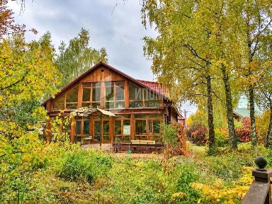 Сдается 2-этажный дом, 235 м²