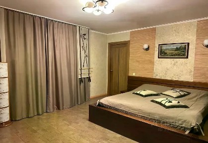 Продается 5-комн. квартира, 141 м²