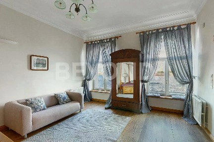 Сдается 4-комн. квартира, 161,8 м²
