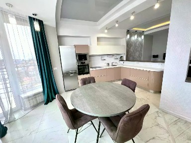 Продаются 2-комн. апартаменты, 78 м²