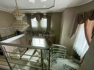 Продается 2-этажный дом, 314 м²