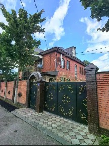 Продается 4-этажный коттедж, 471 м²