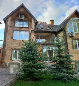 Продается 3-этажный таунхаус, 178 м²