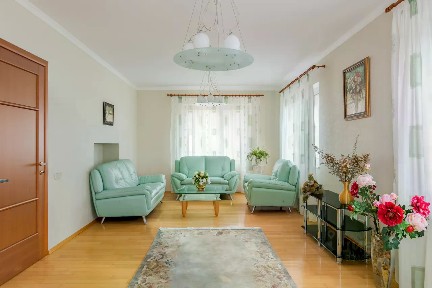 Продается 3-этажный коттедж, 380 м²