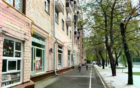 Продается торговая площадь, 295 м²
