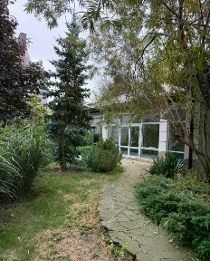 Сдается 2-этажный дом, 250 м²