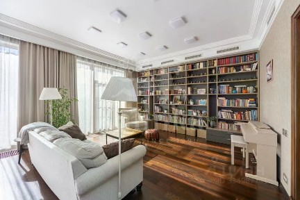Продается 5-комн. квартира, 156 м²