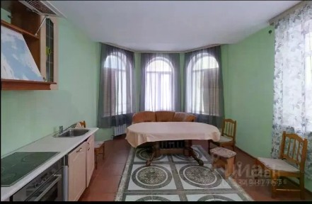 Сдается 1/4 часть 3-этажного дома, 398 м²