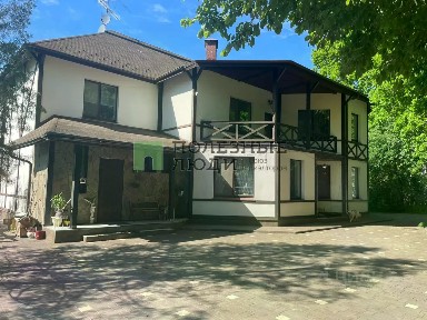 Продается 2-этажный дом, 256 м²