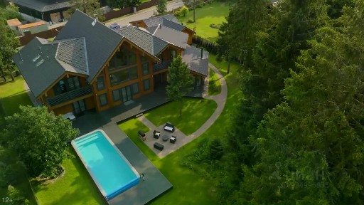 Продается 2-этажный дом, 580,6 м²